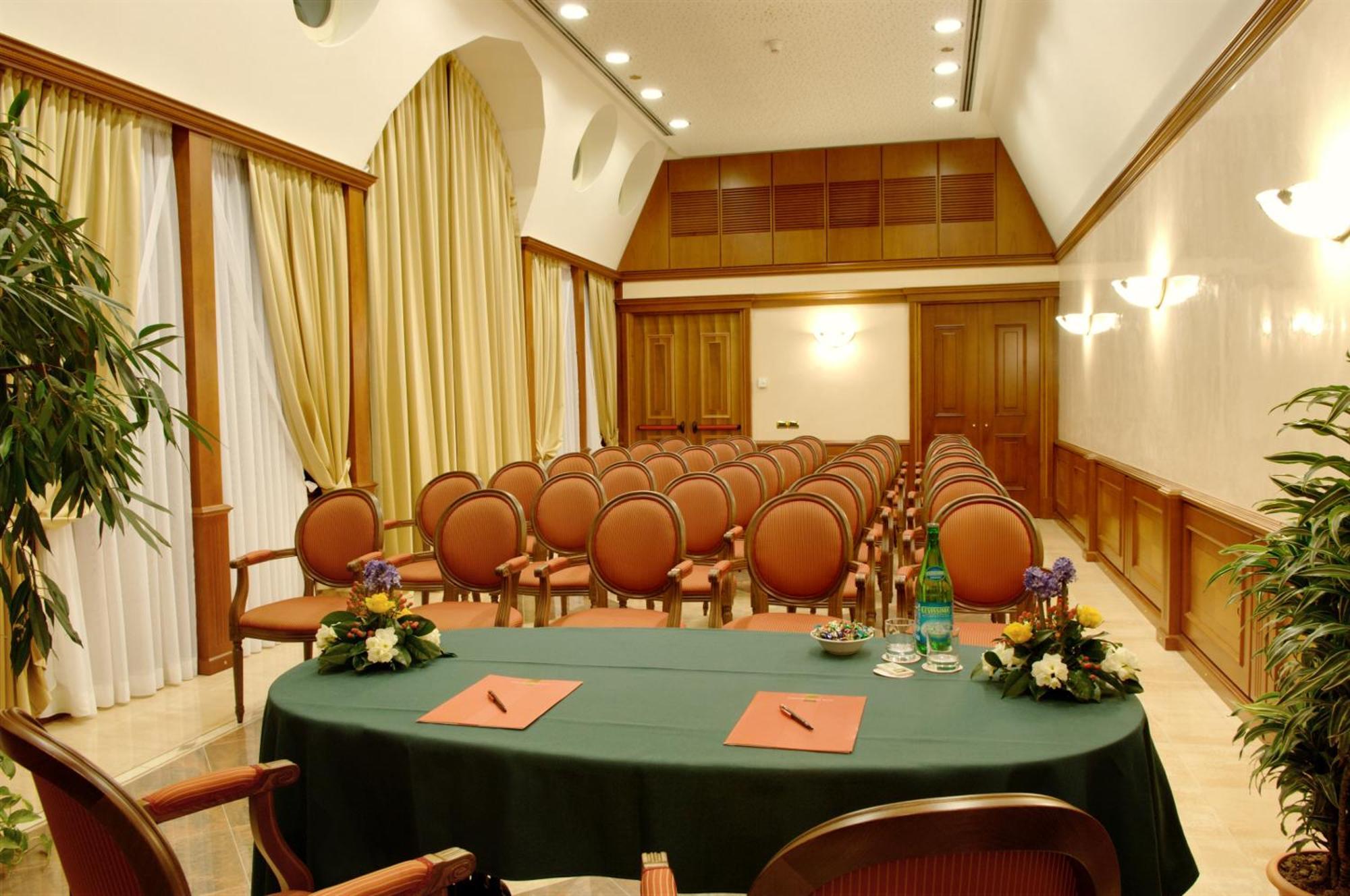 Andreola Central Hotel — Photos 3